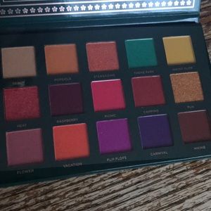 Ace beaute Nostalgia palette eyeshadow